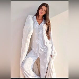 Comfrt luna lounge Snowflake Print Pajama Set